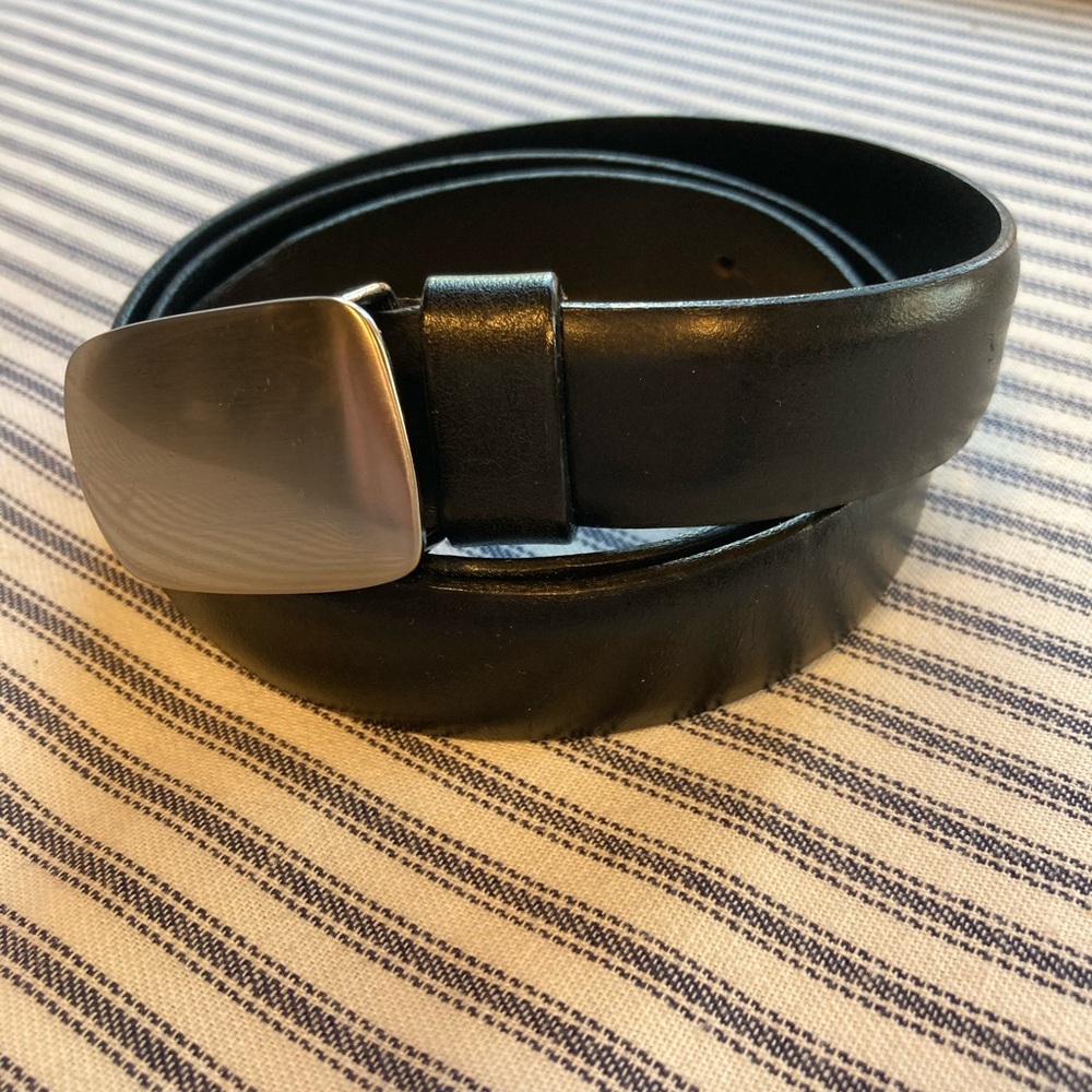 Brooks Brothers Women’s Black Leather Belt with Silver-tone Buckle - Size Medium